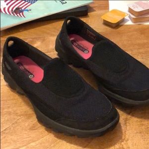 Black Sketchers Go Walk 2 shoes